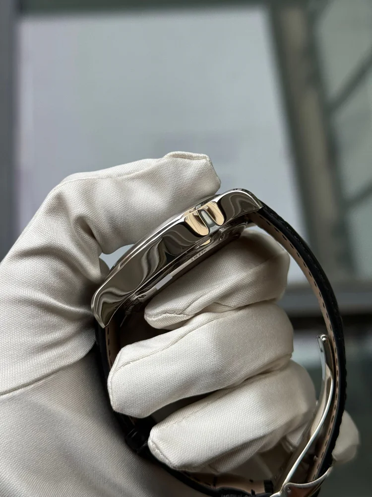 Jaeger-LeCoultre Master Tourbillon 146.6.34.S LE 300 Pcs Platinum